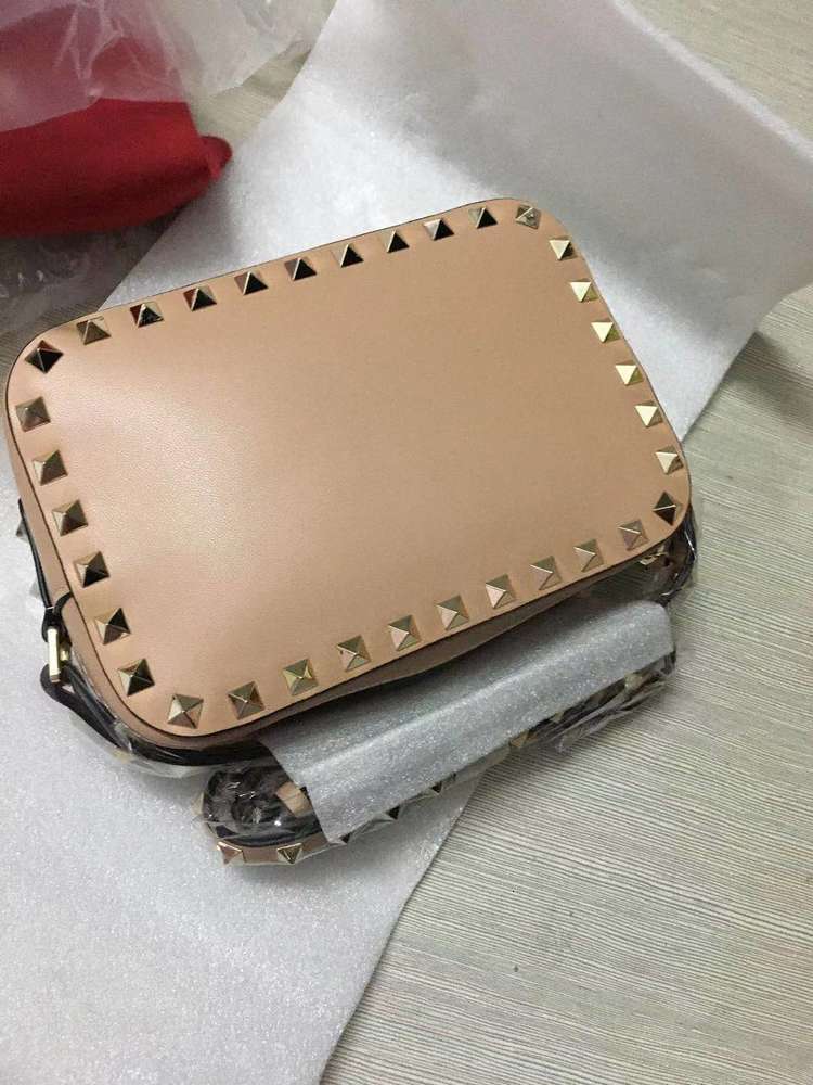 

Designer bag Luxurys Gold Rivet Hand clutch Fla Small square crossbody camera red black nude Pink red colors With box, Dust bag