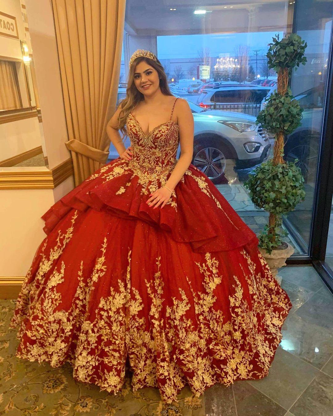

Dark Red Quinceanera Dresses 2021 Spaghetti Straps with Gold Lace Applique Tiered Tulle Skirt Custom Made Sweet 16 Prom Party Ball Gown, Black