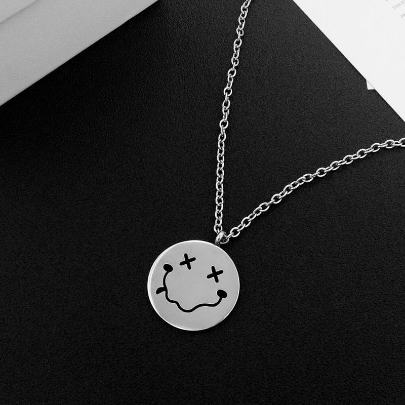 

Pendant Necklaces Titanium Steel Hiphop Grimace Men Necklace Vintage Choker Fashion Jewerly Women Sweater Ornament Chain Rock Chains