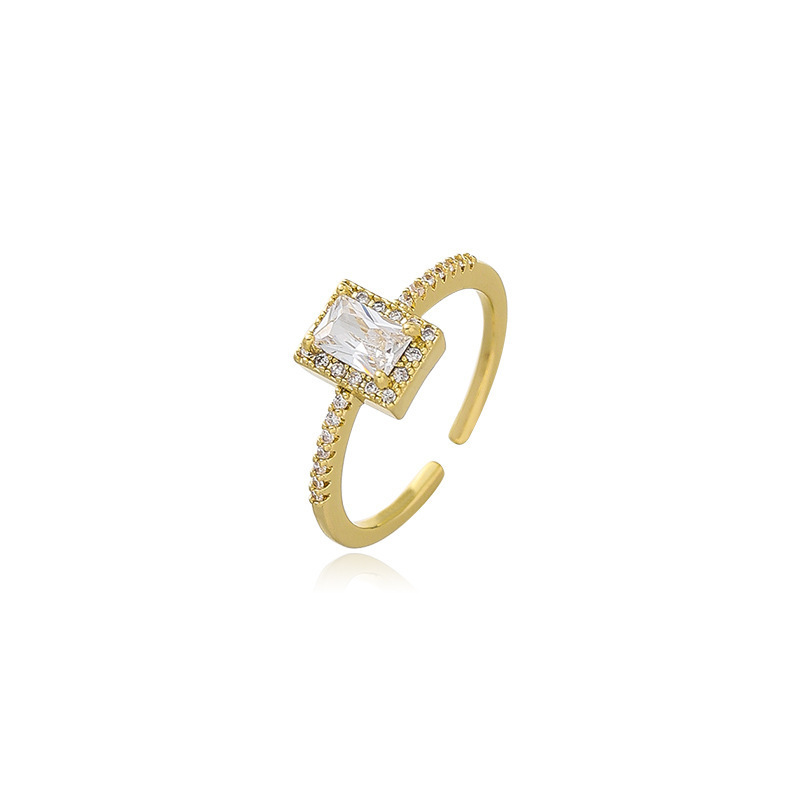 925 Sterling Silver CZ avec pierres latérales Bague Solitaire Crystal Femmes Anneaux de fiançailles pour femmes