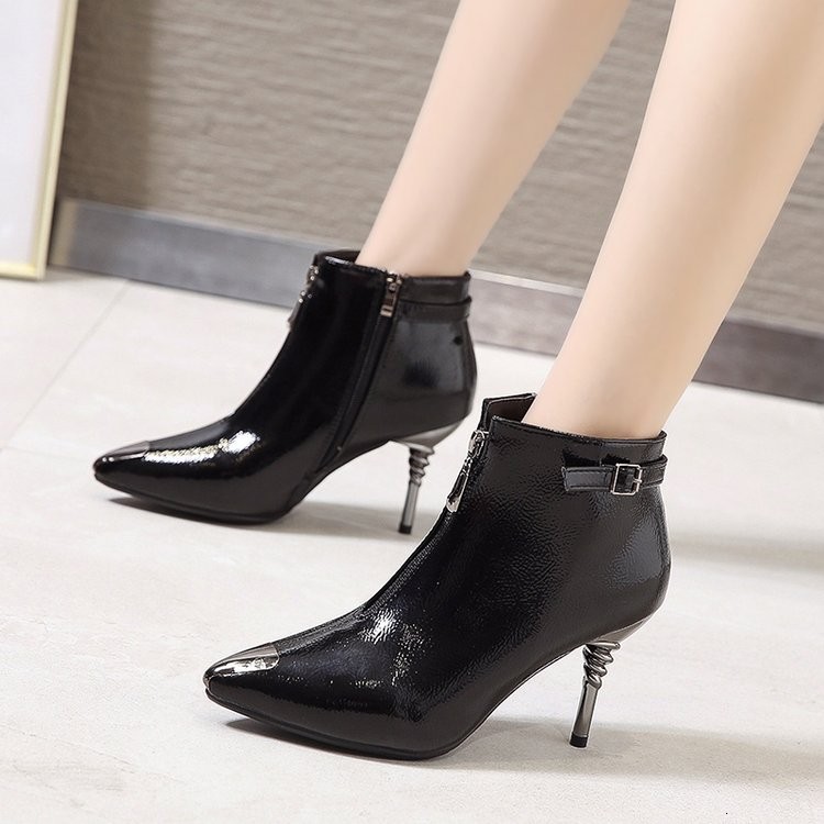

2021 Fashion Patent Leather Metal High Heels Women New Front Pointed Toe Ankle Boots Woman Black Buckle Shoes Zobn, Beige