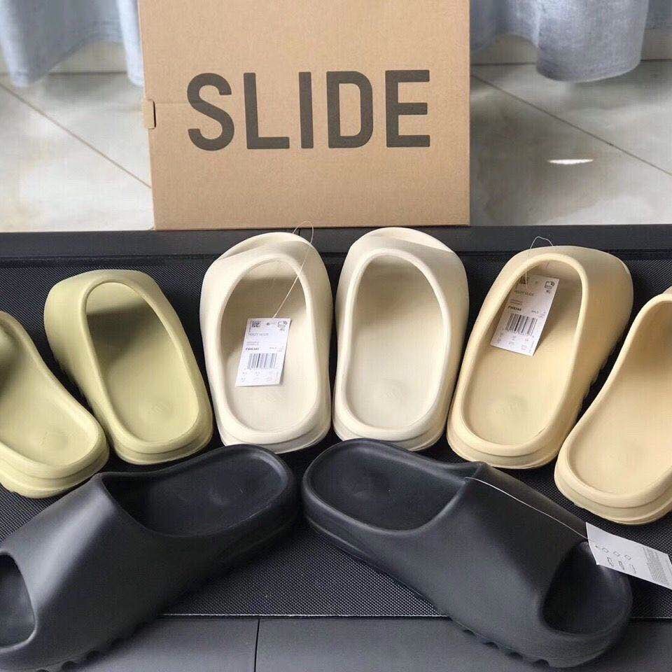 

2021 Slippers Foam Suer Kanye Clog West Sandal Triple Black Slide Slipper Women Mens Tainers b One Designer Beach Sandals Slippers2I7AMYYF