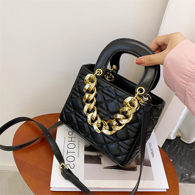 New Autumn 2021 Small Women's Fashion Messenger Chain Portable Lingge Daifei Bag