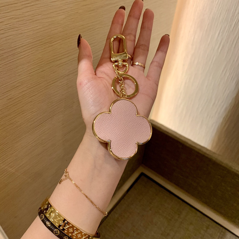 

Arrive Designer Key Buckle Fashion Famous Designer Keychain Luxury Handmade Brand Car Keychain Man Woman Bag Charm Pendant Accessories LV17