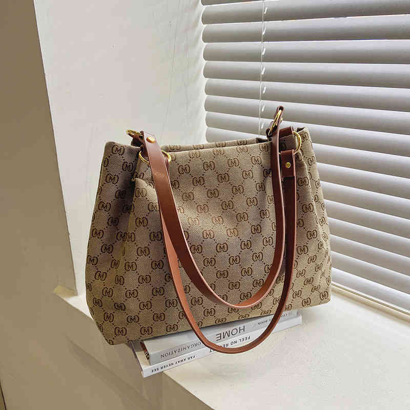 

65% off handbag wholesale Contrast women's autumn and winter print contrast large capacity Tote Korean fashion Single Shoulder, Black