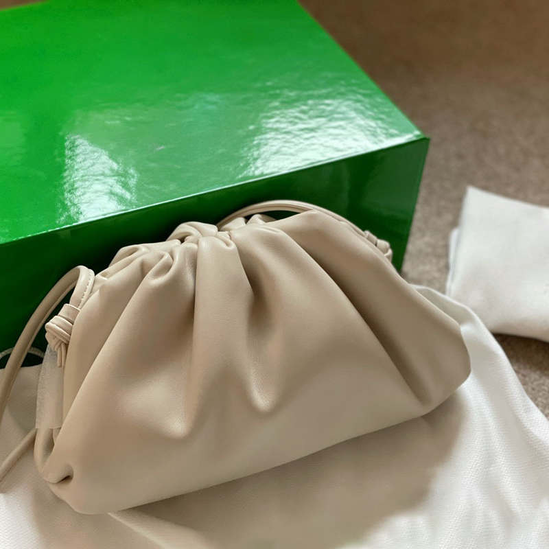 

Ladies Fashion Clutch Bag Luxurys Shoulder Bag Soft Leather Cute Style Women Purse Pleated Designers Crossbody bags 4 Colors With dustbag and Box, Customize