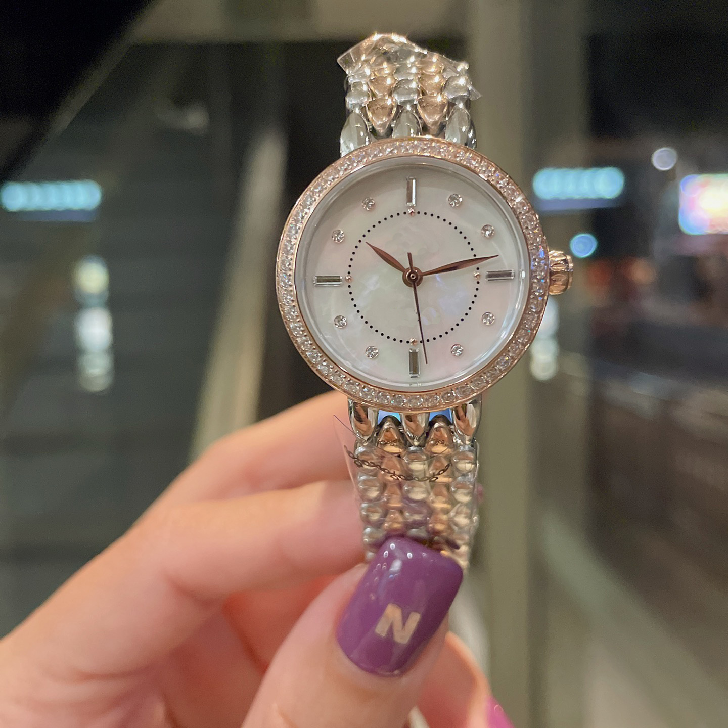 

Fashion lady watches Ins style Quartz Movement Sapphire Mirror watch Wristwatch 316 stainless steel watchband Shinning Design-watch 28 mm, White