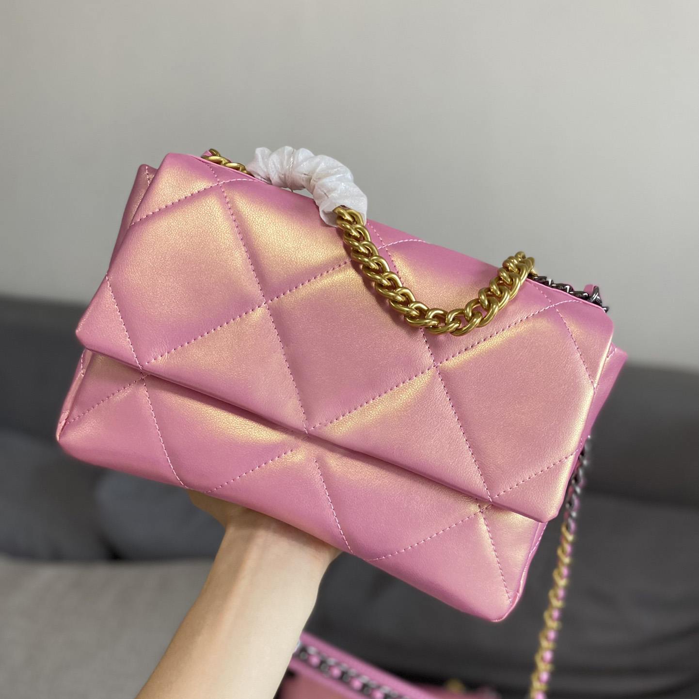 

21Ss Summer 19 Fashion Pearl Iridescent Lmabskin Bag Soft Leather Quilted Jumbo Flap Crossbody Clutch Wallet Purses Cosmetic Large Capacity Luxury_Handbags 25C/30C, 25cm pink
