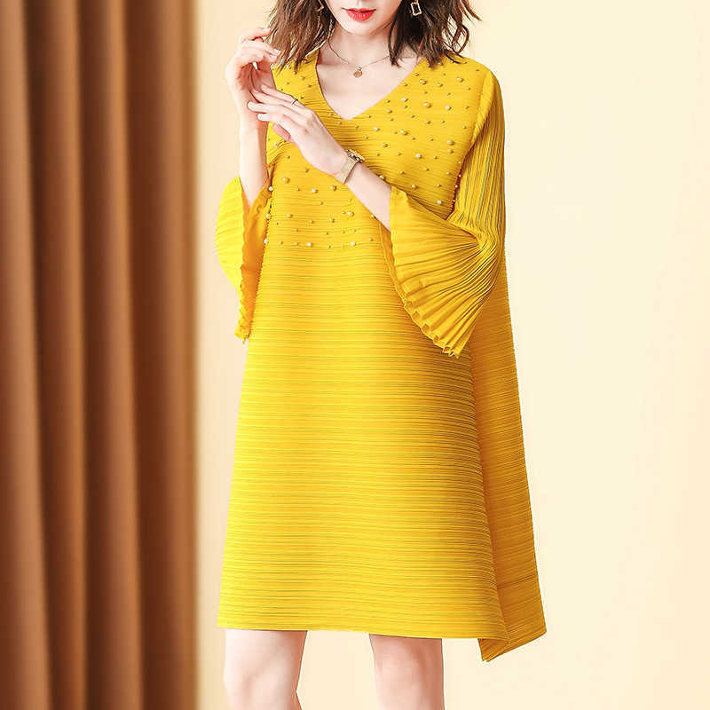 

VANOVICH Beaded Flare Sleeves Big Size Women Dress Spring and Summer Pluz Pleated Clothing 210615, Khaki