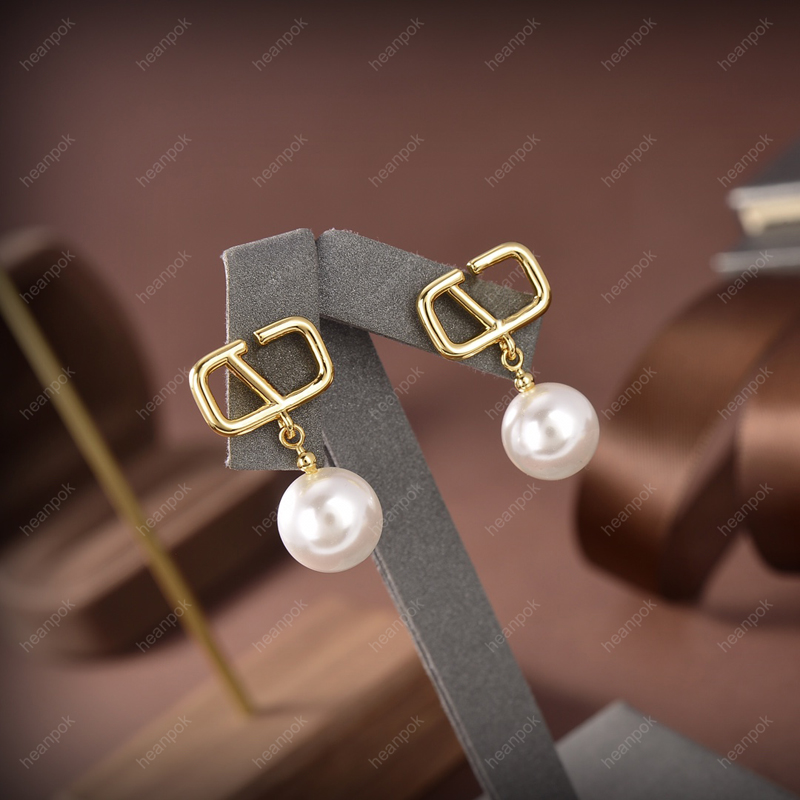 

Fashion Women Pearl Earring Jewelry Luxurys Gold Earrings Designer Letter V Diamond Earring Studs Wedding Party Necklaces With Box 21121502R