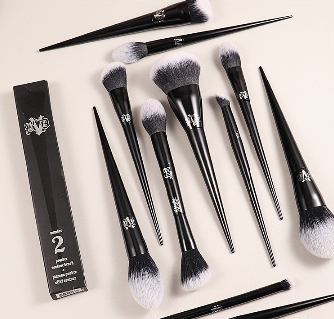 

Hot Makeup Brush Kat Von D Professional brushes Powder Foundation Blush Make up Brushes Eyeshadow brush with Retail box Makeup Tools