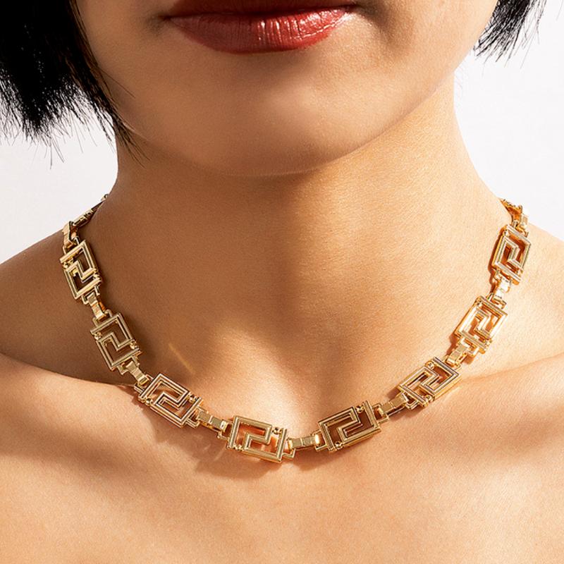 

Chokers European And American Ladies Party Festival Alloy S-shaped Necklace Personality Fashion Trend Golden Short Clavicle Chain