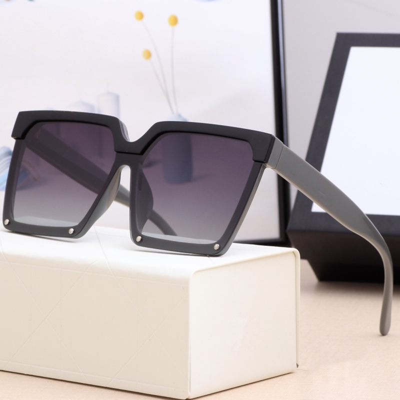 

Sunglasses For Mens Womens Designer Sunglass UV 400 For Shiny Design Men Women Fashion Lovers All-match Polarized Light Sun Glasses With Box