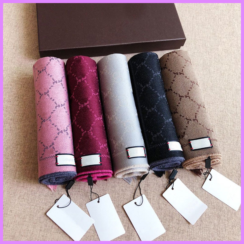 

Winter Luxury Designer Wool Scarf Brand Classic Flowers Designers Pashmina Scarfs Mens Scarves Fashion Women Scarfs Silk Shawl D221062F