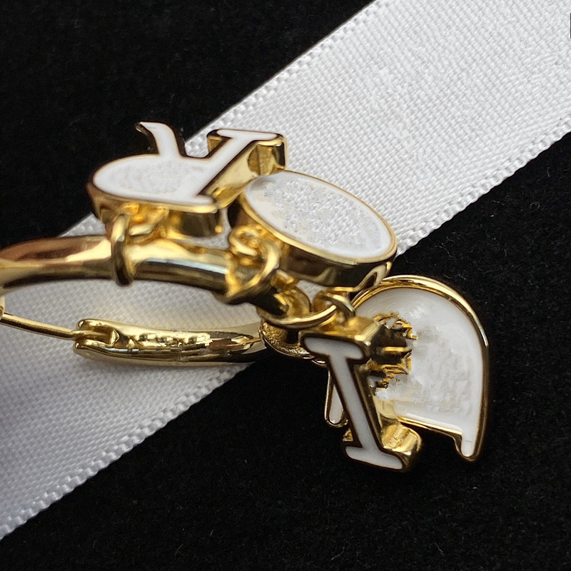 

new letter pearl earrings female Dijia Internet celebrity temperament female letter diamond earrings RY305