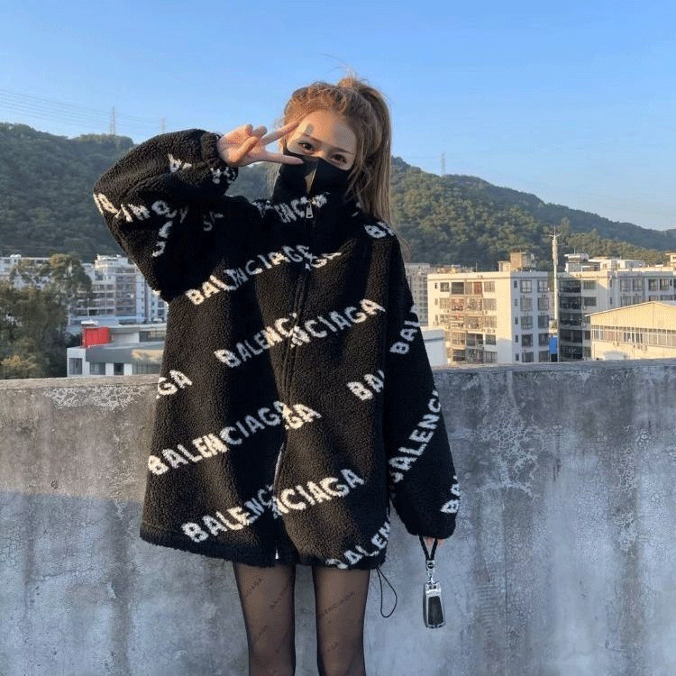 

Faux Fur 2021 autumn and winter new women's loose coat lamb wool cardigan thickened top with the same Outerwear, Black