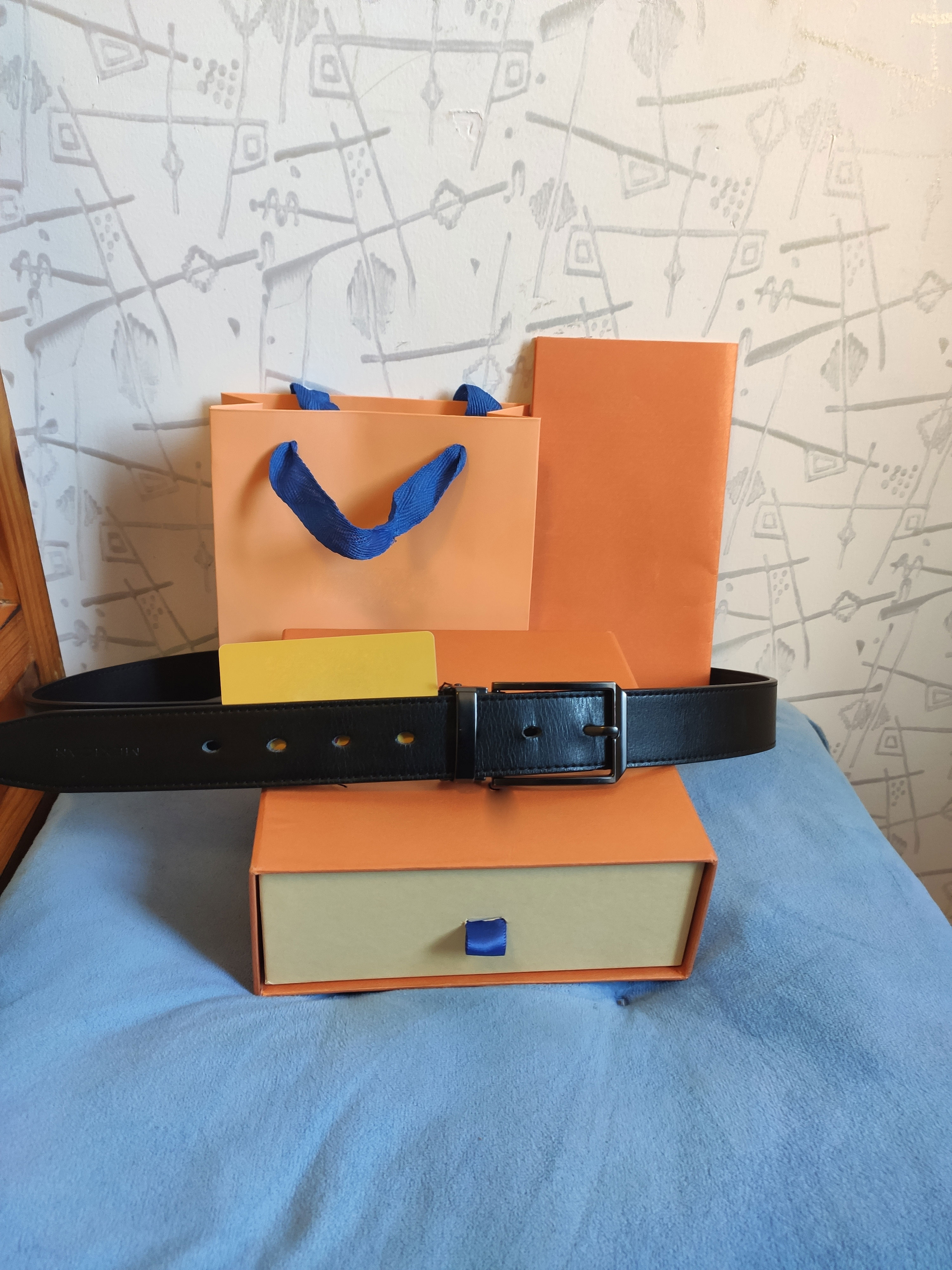 

New leather belt classic old flower black flower checkered luxury belt men's letter V smooth buckle jeans high quality, Gold