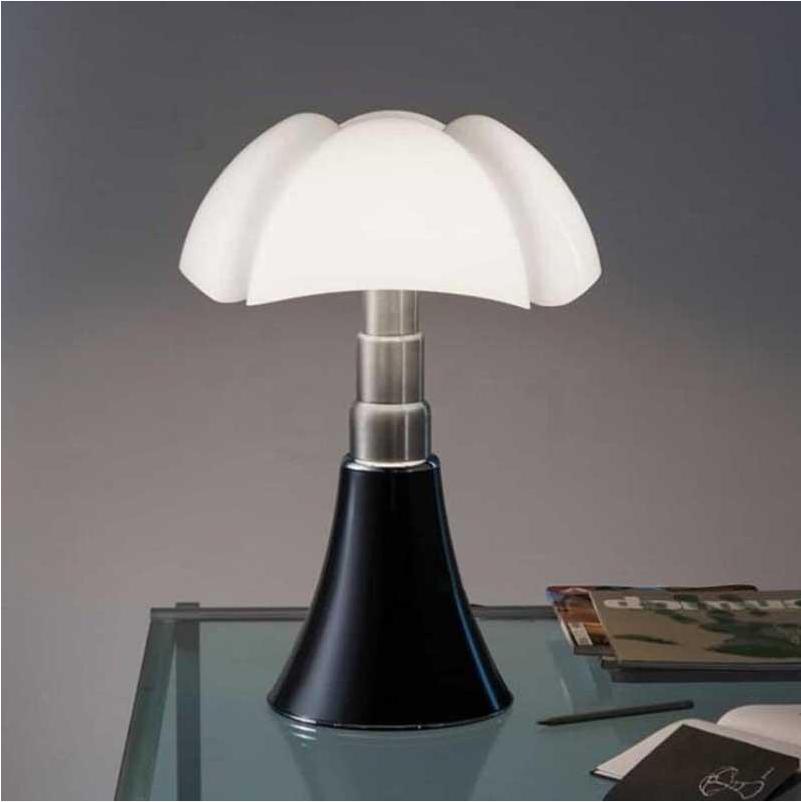 Italien Designer Pipistrello Lampe Nordic Art Designer Table Lumières Blanc / Noir Lumières Lampes de table Lampes de chevet Chambre à coucher