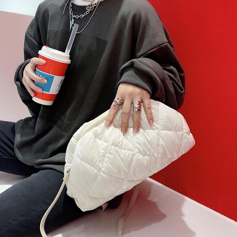 

Evening Bags 2021 Luxury Design Women's Shoulder Crossbody Fashion Space Cotton Cloud Hobos Bag Clutch Casual Women Messenger Purses, Black