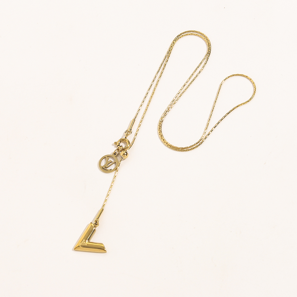 

20Style Fashion Brand Designer Letter Pendant Necklaces Luxury Men Women 18K Gold Plated Collarbone Chain Stainless Steel Simple Sweater Chains Jewelry