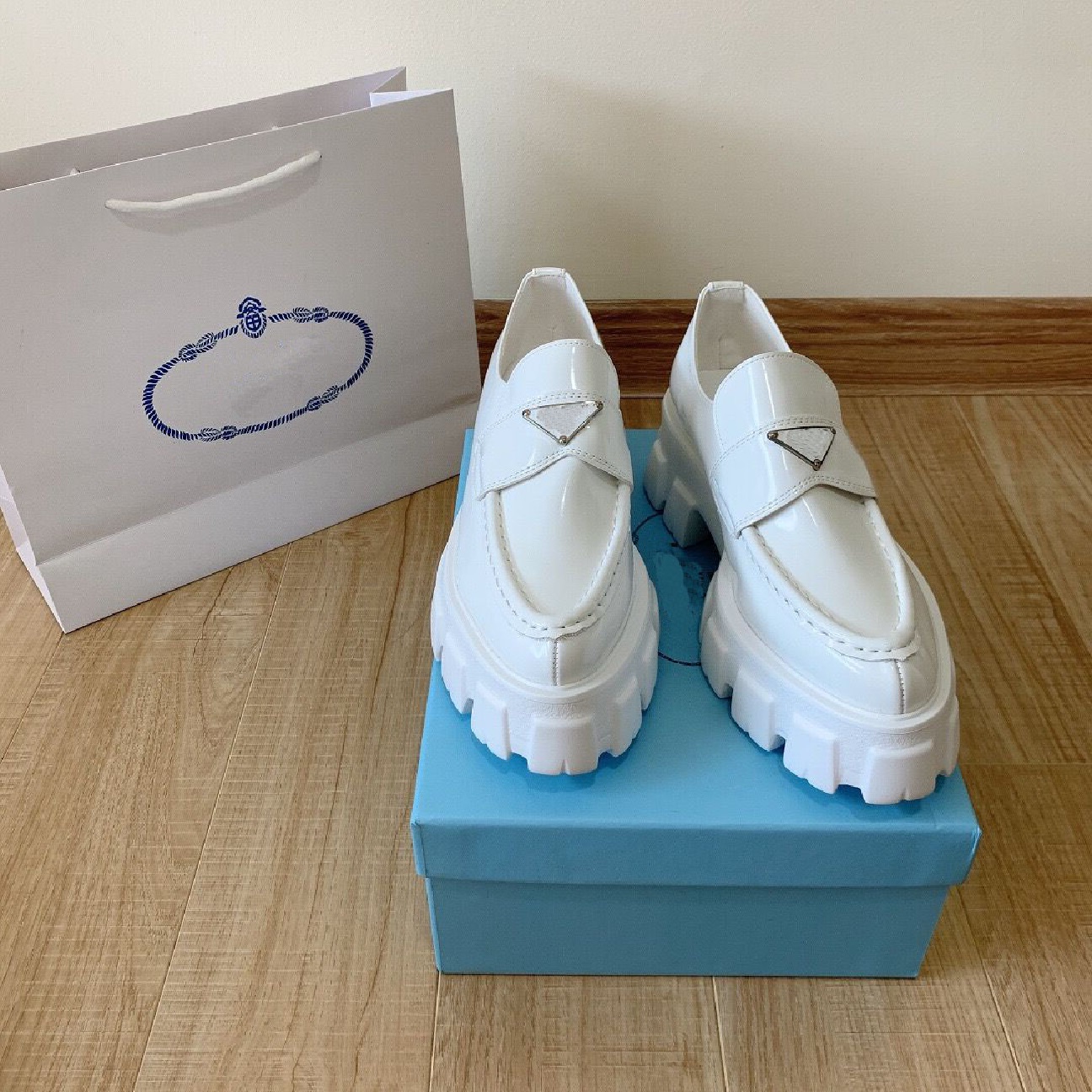 

[With Box] Women Shoes sports Luxury Designer Brand Shoe Metal Triangle Logo Chocolate Brushed Leather Loafers Platform Heel Pointed and Round Toes EU35-40