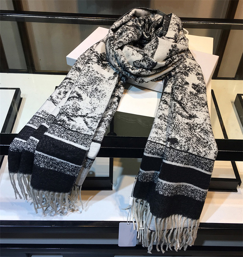 

Luxury Designers Pashmina Scarfs Fashion Warm Womens Scarf Brand Letters Print Winter Designer Woman Scarves 190cm