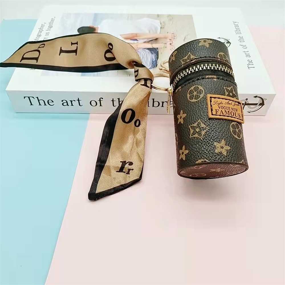 

Mini PU leather lipstick organizer case key chain rings silky scarf decor designers classic lippie lipsticks holders makeup bag cylindrical zipper purses G906WET, Brown