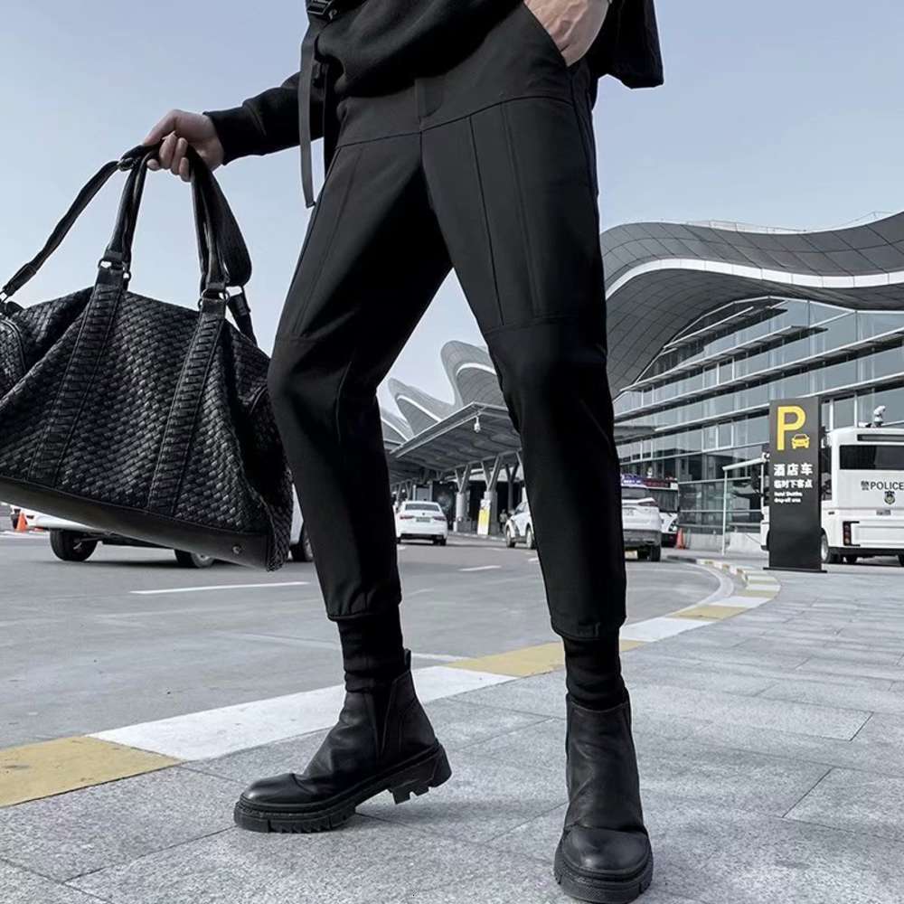

2021 spring and summer corset trousers men's Korean slim fit black casual trend 9-point elastic leg pants