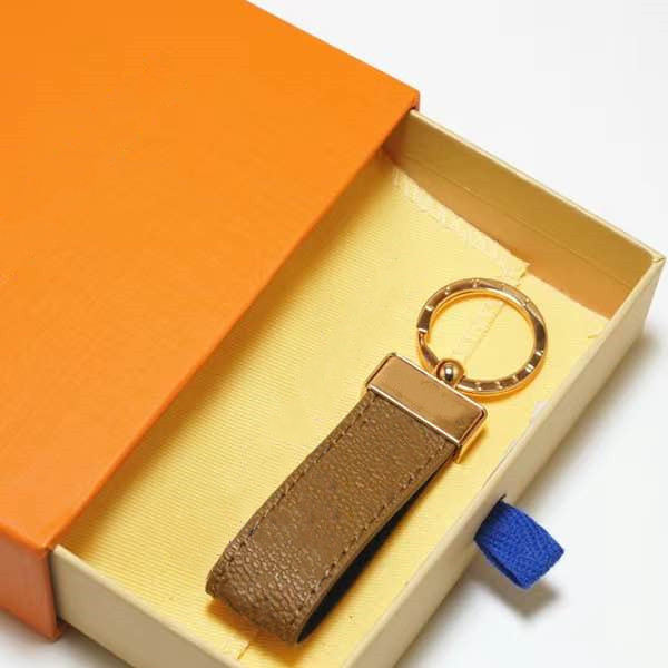 

2021 Keychain Key Chain Buckle Keychains Lovers Car Handmade Leather Men Women Bags Pendant Accessories 4 Color with box