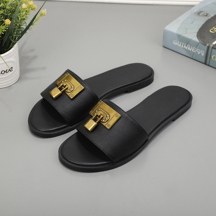 

Summer fashion woman beach slippers Leather Cartoon Big Head Slippers Flat shoes Hotel Letters woman Shoes Metal Lock head slippers 35-41