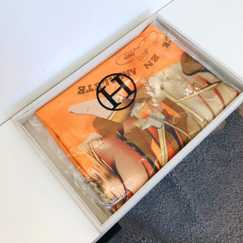 

High Quatity Twill Silk Women Scarf Designer Scavers Fashion Luxury Sunscreen Towel Female Lapel Head Scarfs Plaid Hijab Shawl