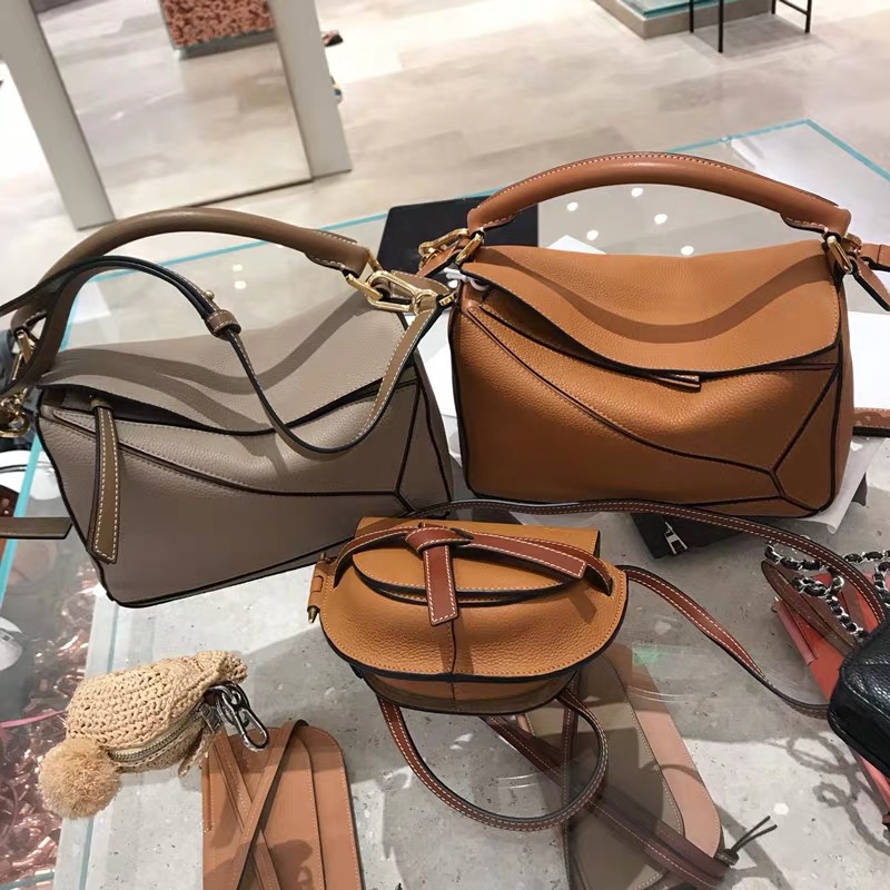 

2021 New Trendy High-End Luxury Geometric Bag Mini Rhombus Leather Womens Bag Shoulder Crossbody Pillow Bag, Mini order note color