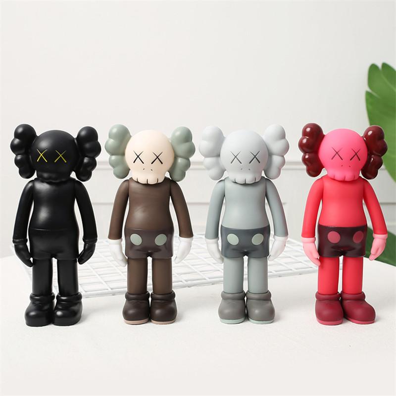 Best-Selling 8Inch 20cm OriginalFake K A W S BFF Art Street Art PVC Action avec boîte originale Poupées Décoration à la main Cadeau de Noël