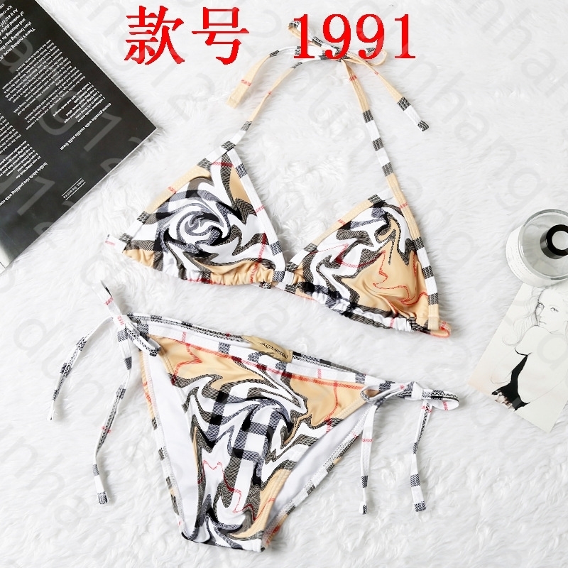 

Triangle pack swimsuit split bikini swimsuit with stripe check and tag, White