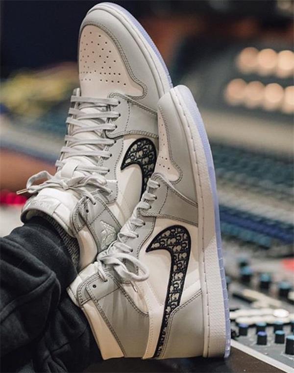 

Retro Oblique OG WAffle High Top Low Hommes Sneakers Scarpe Slippers Trainers Girl Jumpman Men Basketball Running Shoes 36-45