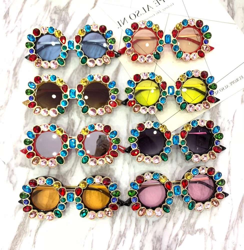 

Women's round diamond Sunglasses Street Po glasses fashion show 1689, White;black