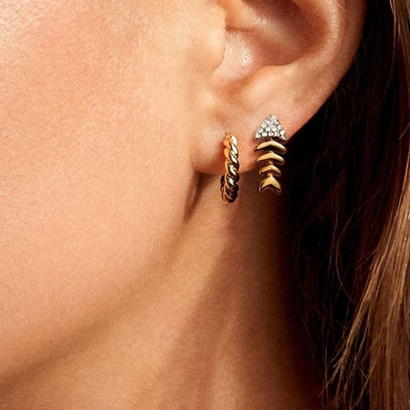 

Hoop & Huggie Fashion Jewelry Accessories Fish Shape Copper Casting Mini Stud Huggies Hoops Unmatch Earrings Set For Women