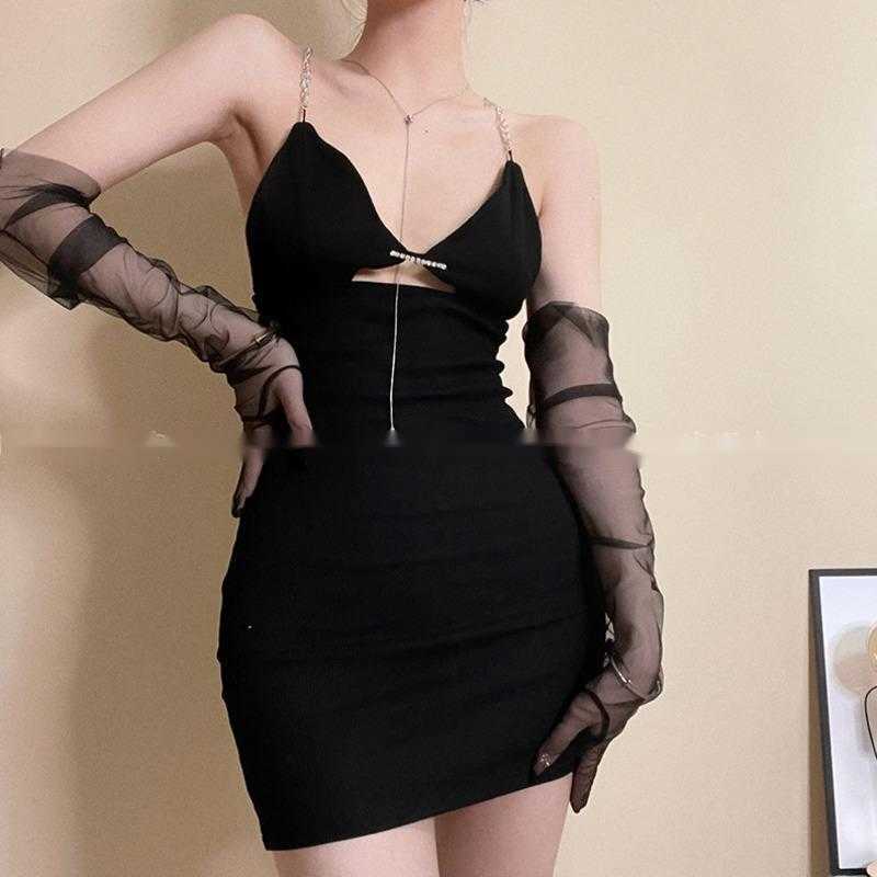 

WOMENGAGA Sexy Korean Female Anchor Hollow Out V Neck Tank Mini Summer Dress Dresses For Women Party Clothes O1R2 210603, Black no gloves