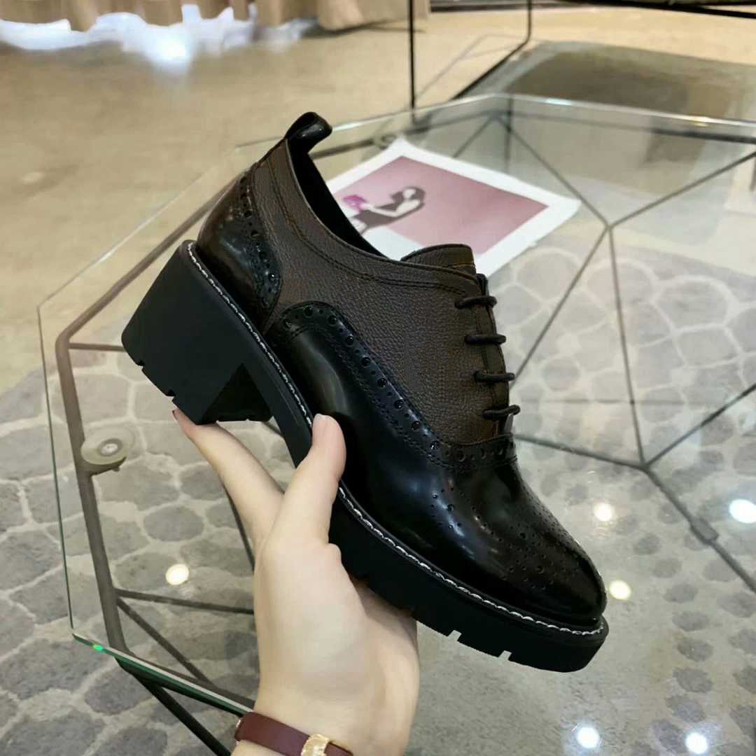 

Fashion Women Dress Shoes Womens Luxury Designer 5.5cm Chunky Heels Brown Flower Leather Shoe Casual Party Work Size 35-40