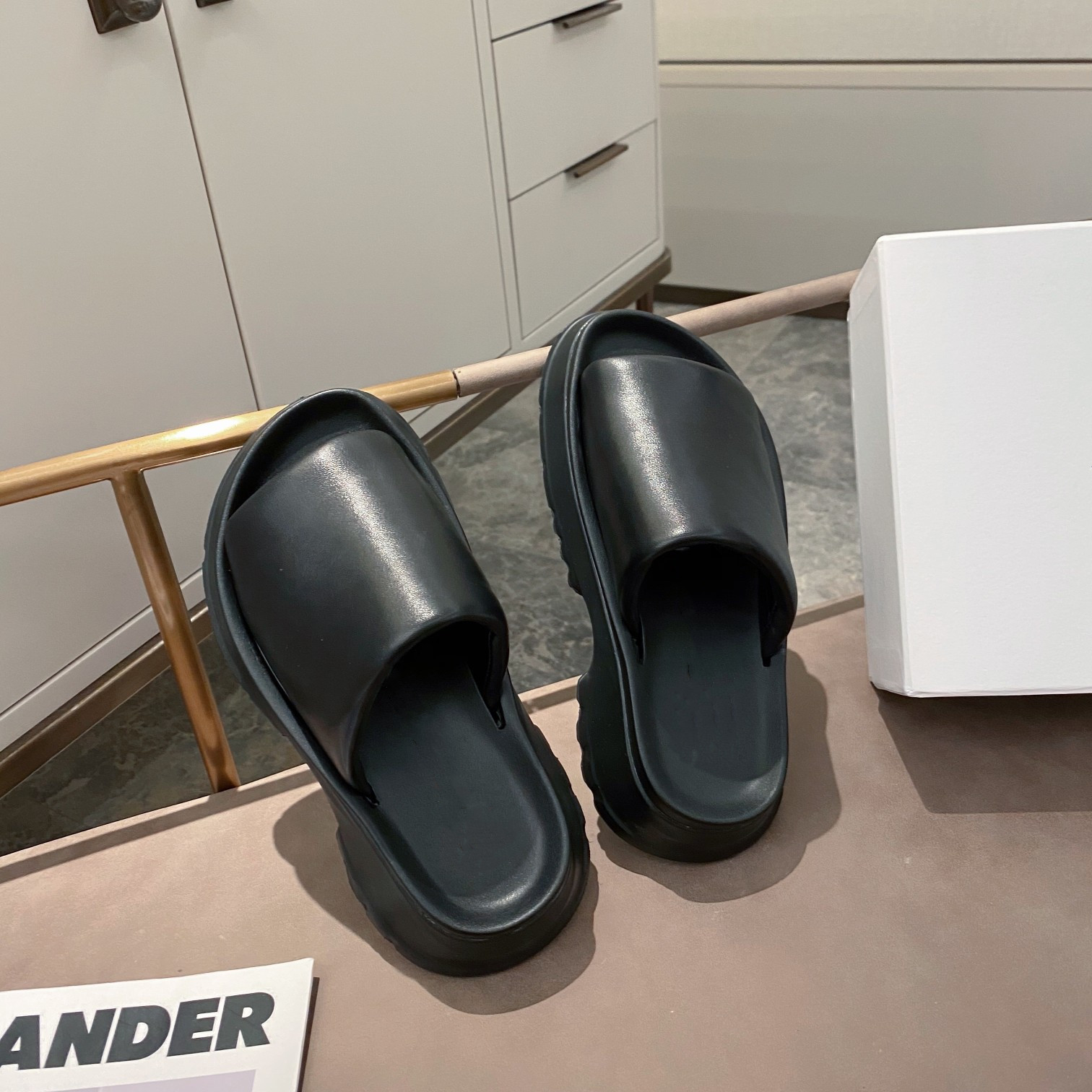 

2021 designer summer sandals thick sole 3-5 cm classic leather luxury slippers 35-41 black