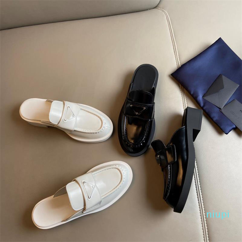 

Luxury Masculine-style Brushed Leather Pointed Loafers Lace-up Platform Shoes Women Sneakers Oversized Silhouette Chunky Lug Sole Enamel