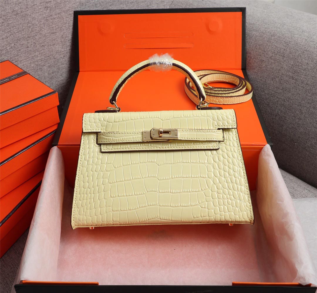 

Luxurys Designers Bags 2021 Made of cow leather with shoulder strap. Crocodile h bag