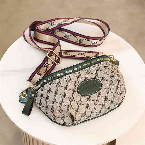 

Purse chest style versatile waist bag popular Signature Single Shoulder Messenger women's Bag Signature, Red