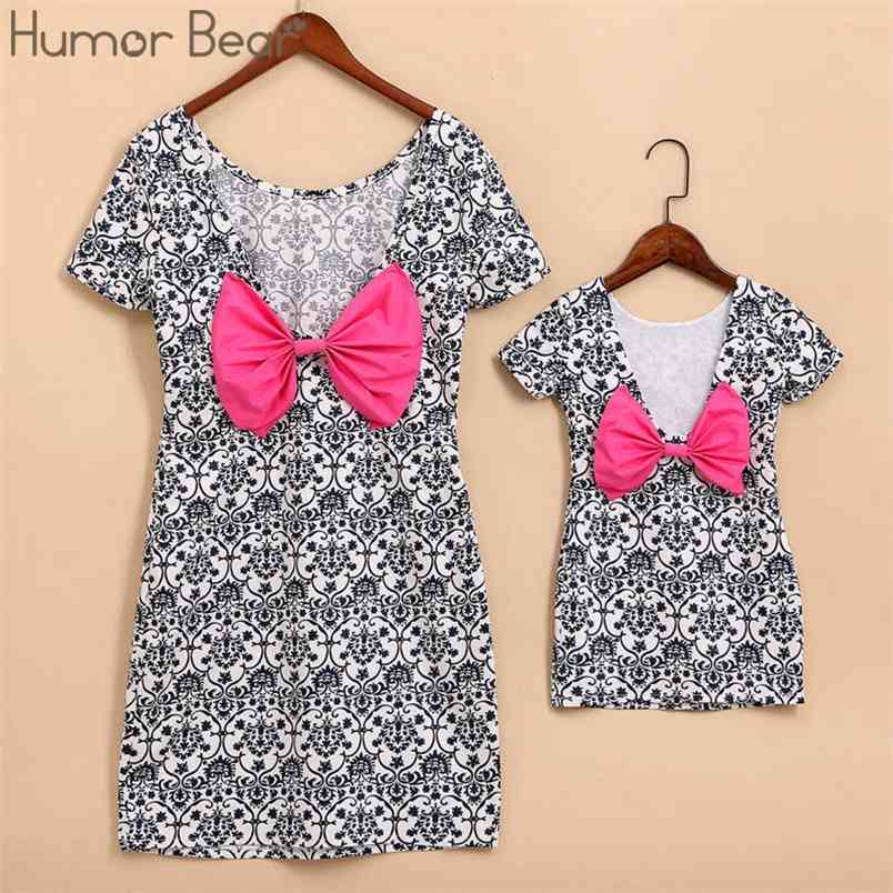 

Family Matching Dress Clothes Summer Off Shoulder es Mommy And Me Ruffles Cothes Mom Daughter 210611, Blue