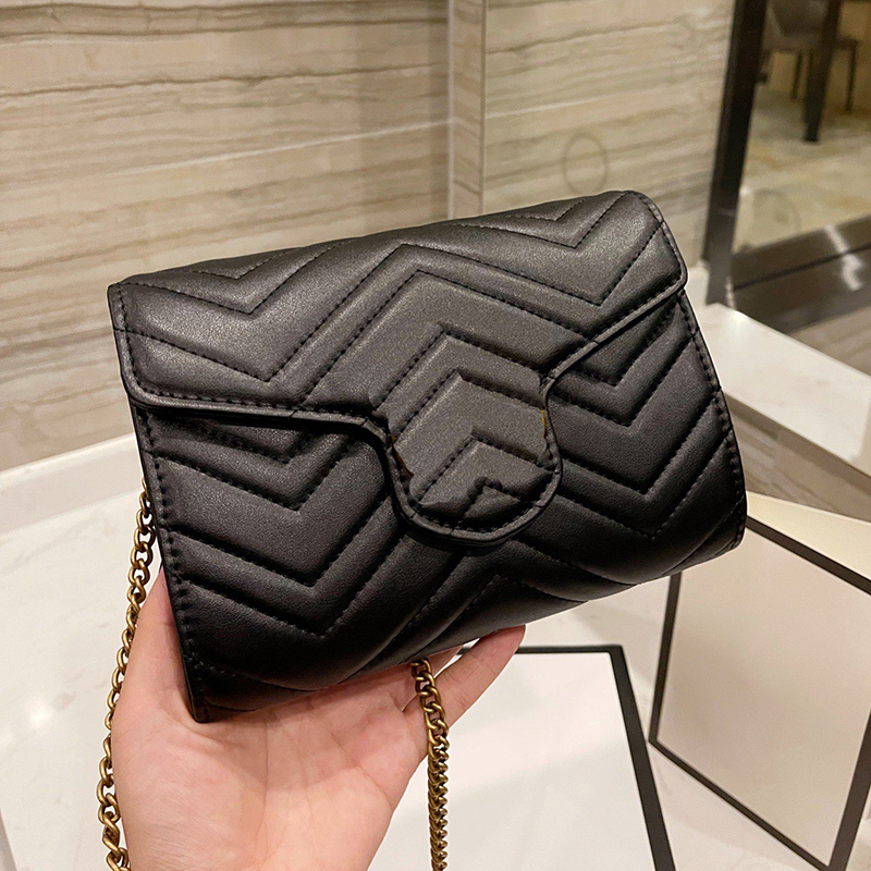 

Designer Women Mini Crossbody Shoulder Bag Luxurys Designers Bags Italy Vintage Bronze Buckle Messenger Handbags Genuine Leather Letters Thread Cluth Handbag, Red