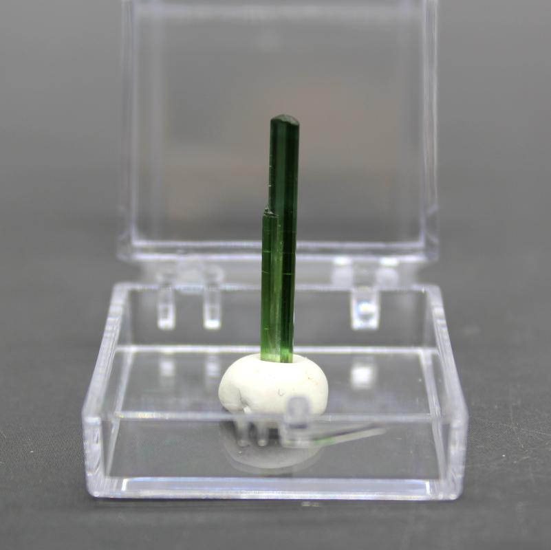 

100% Natural Brazil Green Tourmaline Mineral Crystal Specimens Stones And Crystals Quartz Box Size 3.4cm Free Decorative Objects & Figurines