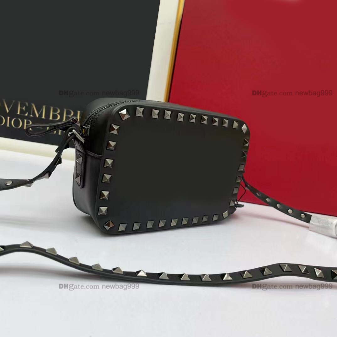 

2021 Newest Luxury Val Crossbody Camera Bags Cowhide Messenger Bag Women Luxurys Shoulderbag With Box Rivet Handbag 18*6*12cm Newbag999, Black+gun color hardware