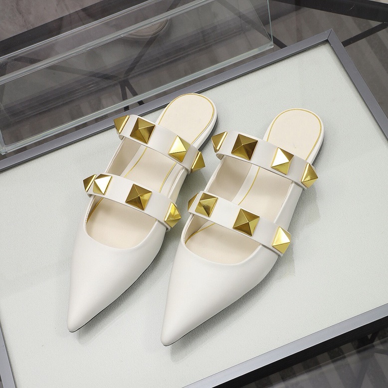 

High quality luxury fashion design full of rivet slippers, Black