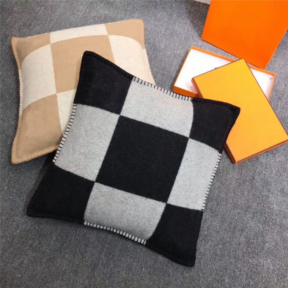 

Pillow Case Luxury H Cashmere Pillowcase 45*45CM Crochet Soft Wool Warm Plaid Sofa Bed Fleece Knitted Striped Geometric Cushion Decorative, 45×45cm without pillow