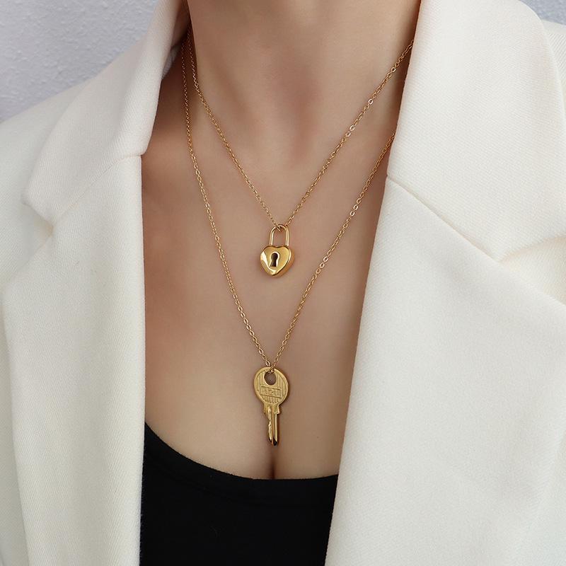 

Pendant Necklaces French Style Key Lock Female Necklace Couple Gift 316 Titanium Steel Clavicle Chain Set Personality